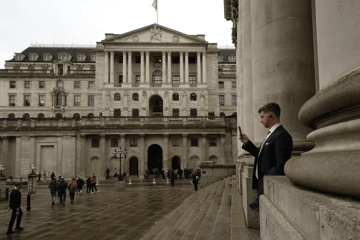 Almost half of British public in favour of BoE rate cut  - Image