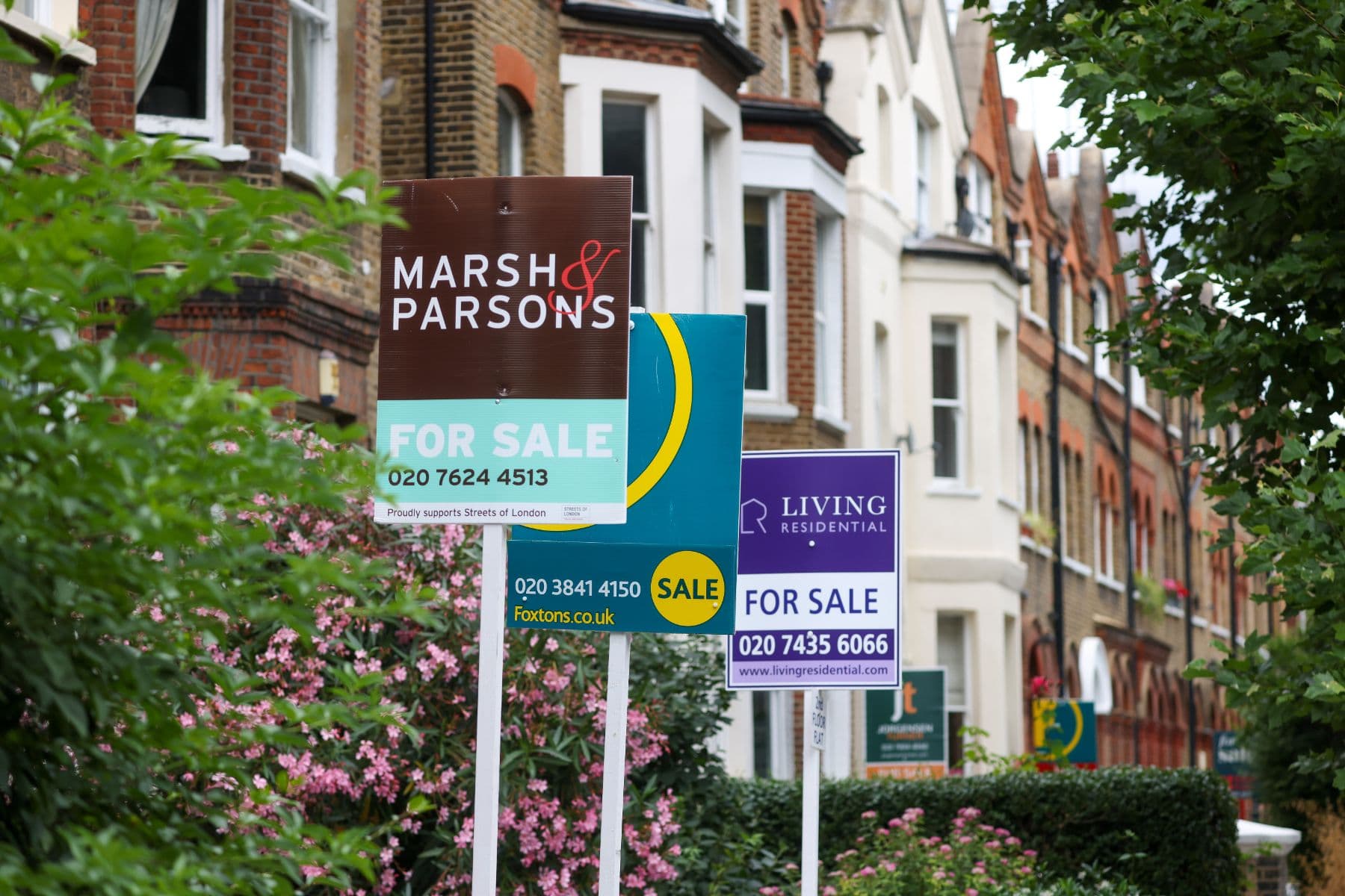 House prices up 2.9% in year to September, says ONS - Image
